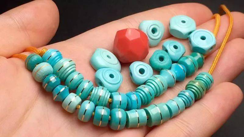 松石什么颜色的比较好 afd54fe85fb84443915715dabc997504.jpeg