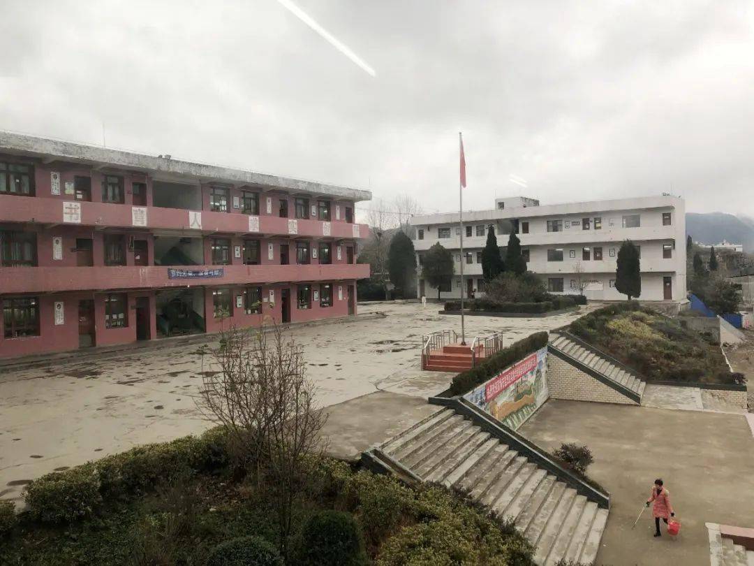 山呼海应,我们共同坚守着希望之光 赴贵州织金县帮扶送培送教_三塘
