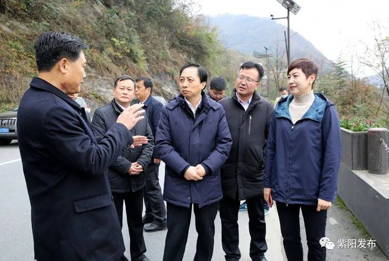 市委常委,副市长刘建平,县委书记惠军民,县长陈莲陪同调研.