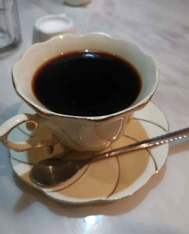 如何制作一杯标准的浓缩和美式咖啡