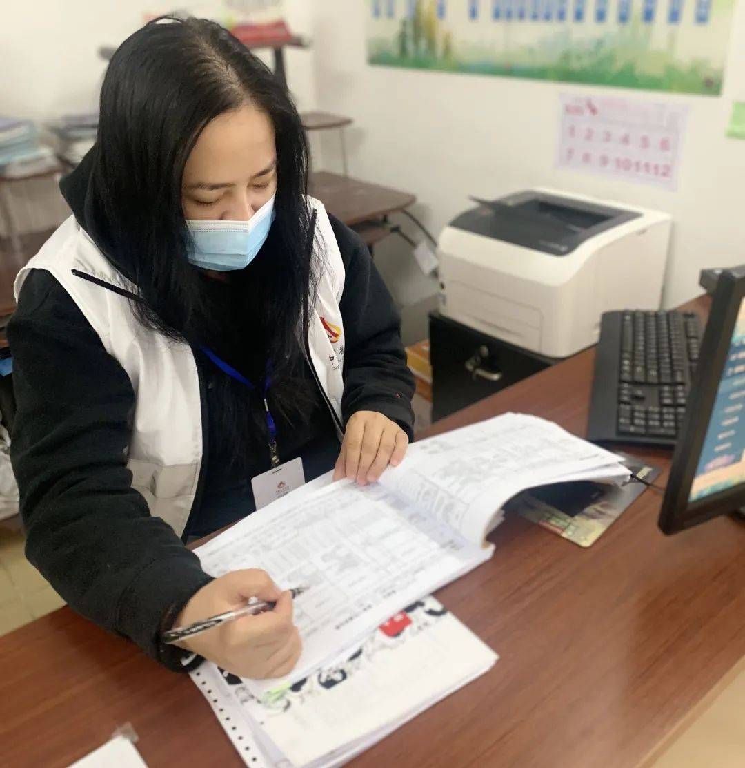 人口普查员态度_人口普查员证件图片(2)