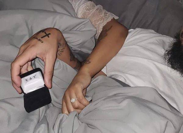 求婚戒指女生戴在哪个手上 45de19b3ae424585b13b97835b379444.jpeg