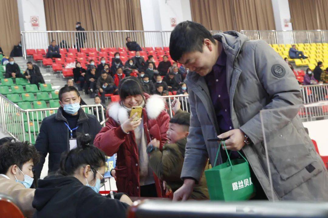 安置房分几套按人口_95519按几是人工服务