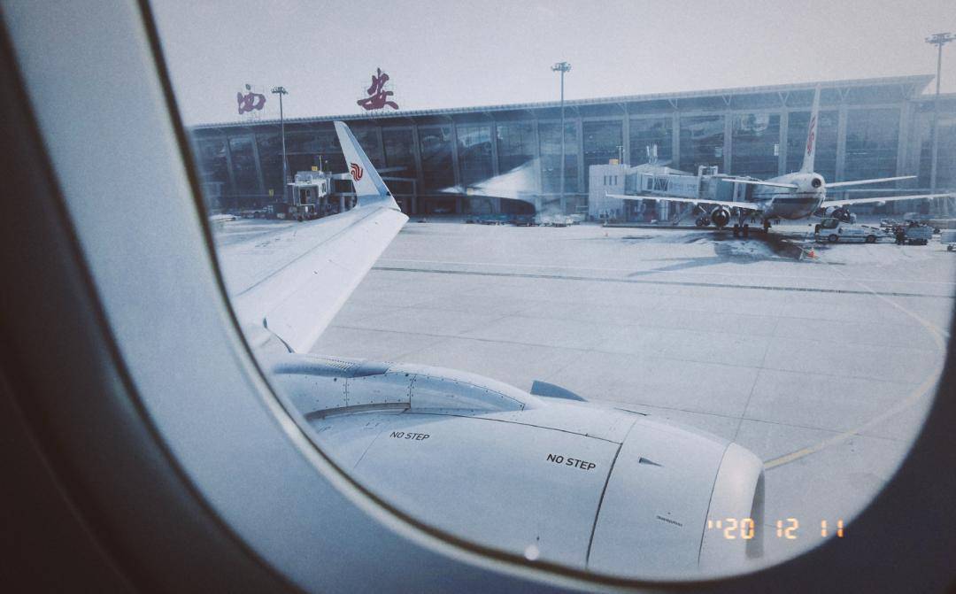 小飞机怎么安装在车上 f7797f13d3924d15931b96f72c7db3fd.jpeg