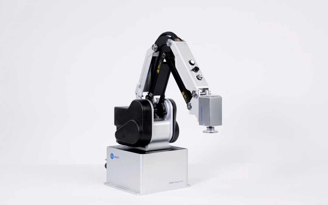 桌面级新品机器人售价12,980元 越疆科技发布4款协作机械臂