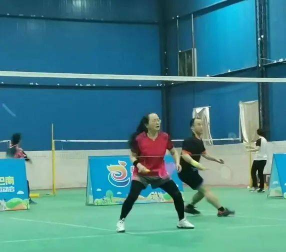 怎么当职业羽毛球运动员 0f93f8387603485bb721451290b62067.jpeg