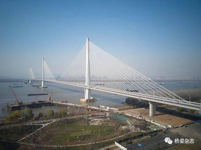 南京江心洲长江大桥,上坝夹江大桥今日开通,赣深高铁最高桥丰文凹特