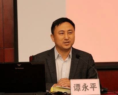 谭永平:人民教育出版社生物编辑室主任,编审,中国教育学会生物学教学