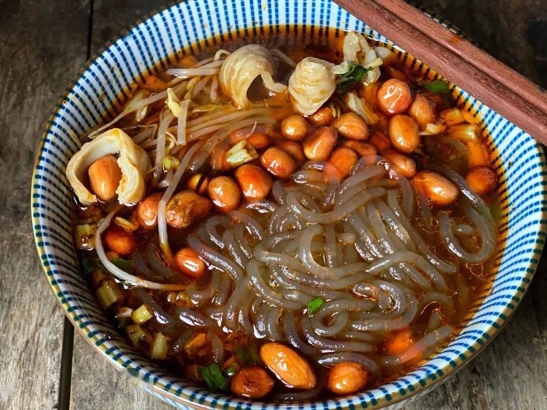 在家怎么做酸辣粉条 0c3fac4a18964714a594576d57c30c4b.jpeg