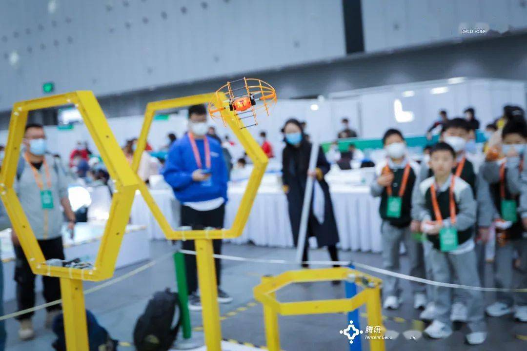 研学一日团无人机机器人硬核研学课程来袭你准备好了吗