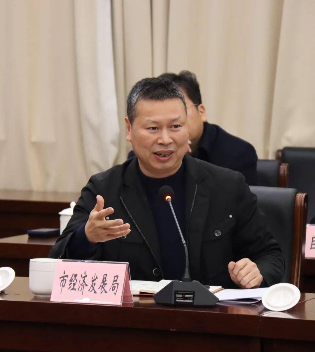 副市长黄振国赖先进与印刷企业代表座谈交流