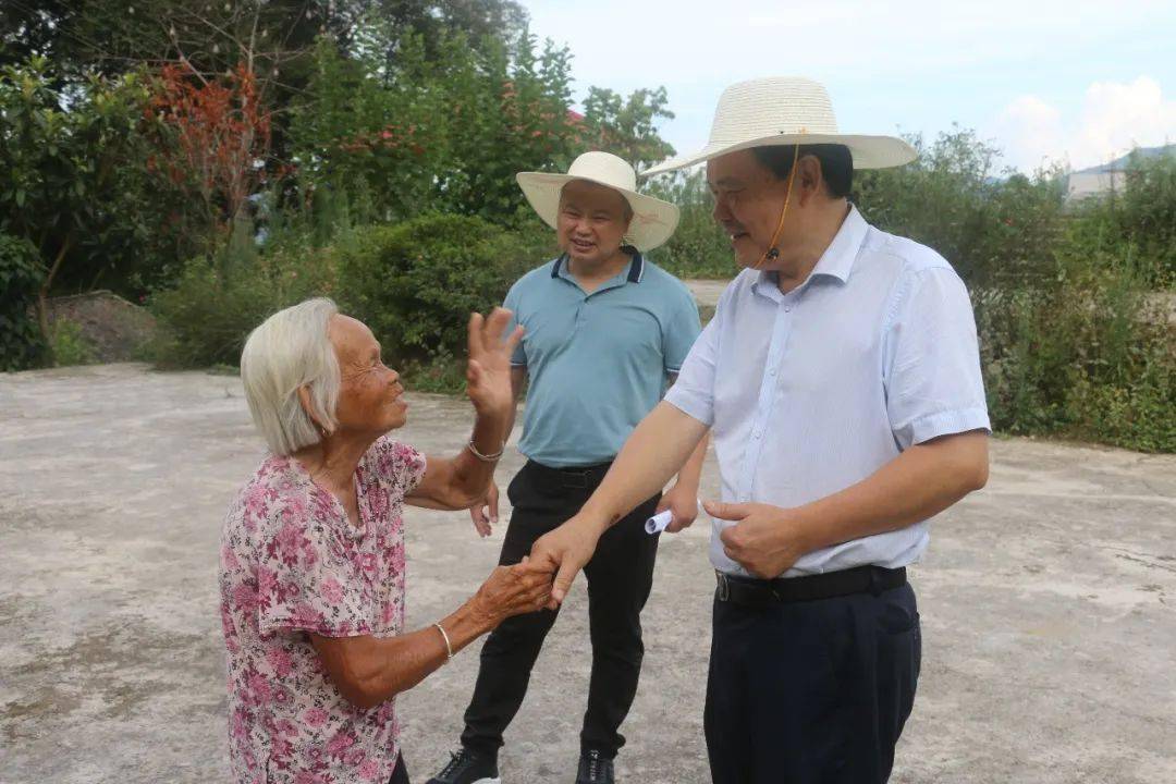 老干部风采丨厅级干部赖文达当"村官:这片土地养育了我