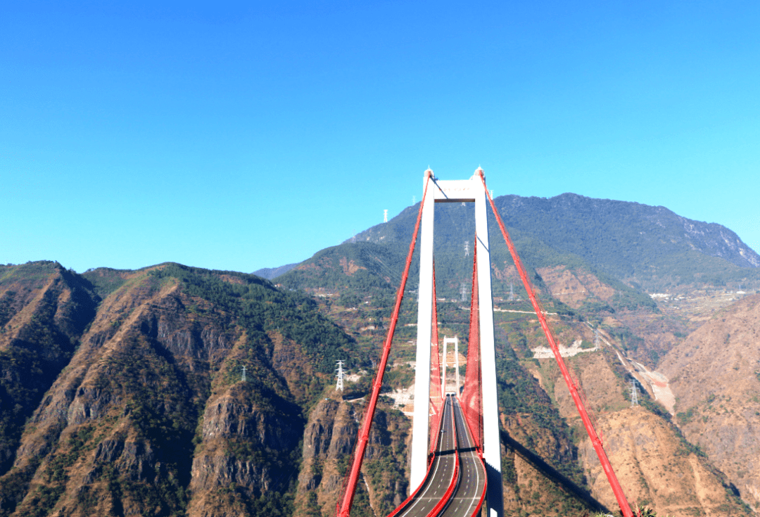 世界最大跨径山区峡谷悬索桥华丽高速金安金沙江大桥建成通车