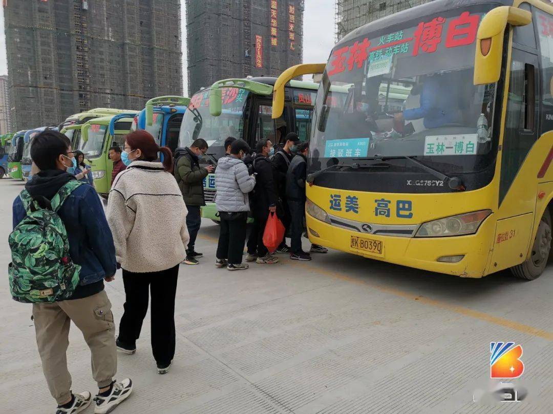 学生抱怨:博白汽车总站(新站)坐三轮车到三中要20元,!