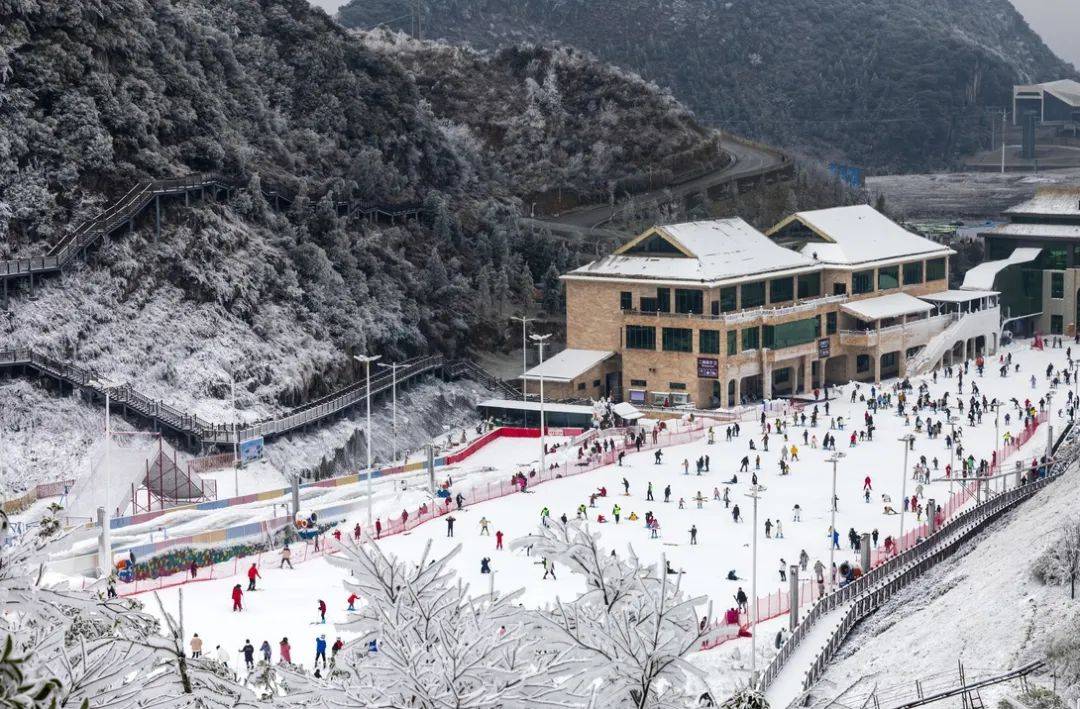 六盘水市梅花山国际滑雪场.郭君海 摄