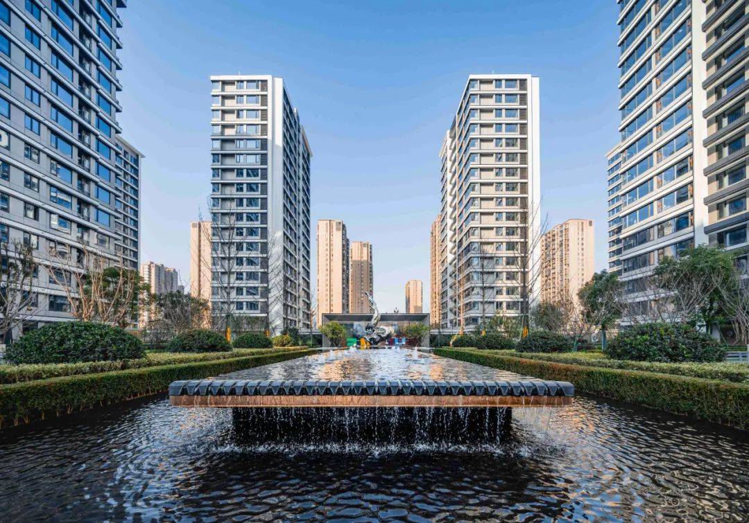 楼市快讯 精选五个关键词,回眸2020年的美好之轴