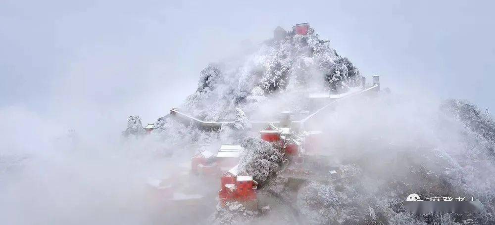 梦境交织,雪中悲歌——梦到家里下雪同时有人死在自己怀里 梦境交织,雪中悲歌——梦到家里下雪同时有人死在自己怀里