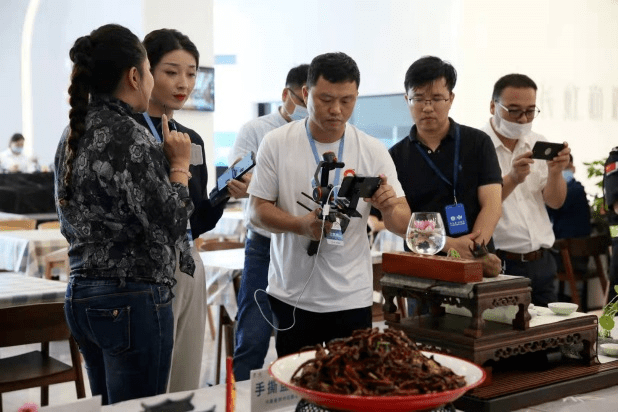 2020最火直播平台排_2020年最火最赚钱的直播平台前十排行榜对