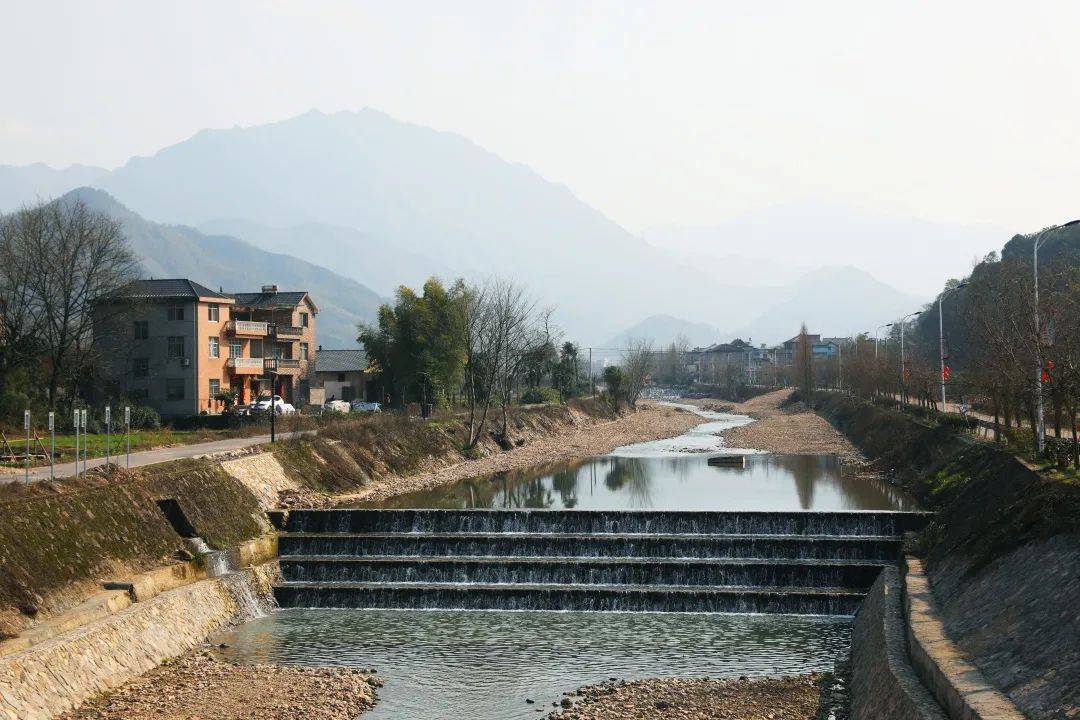 三卿口制瓷作坊位于江山市峡口镇枫石村子里安自然村,它是中国现存最