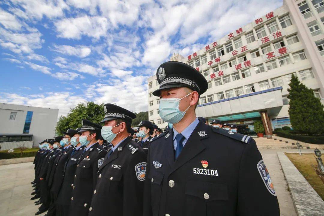 【致敬,中国人民警察节】警心永向党 忠诚铸警魂