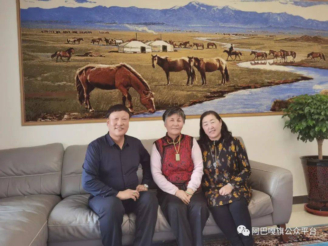 鸣谢 旭仁其木格,斯琴呼,全国栋,全玉香,敖日格勒,乌尼尔其其格,其