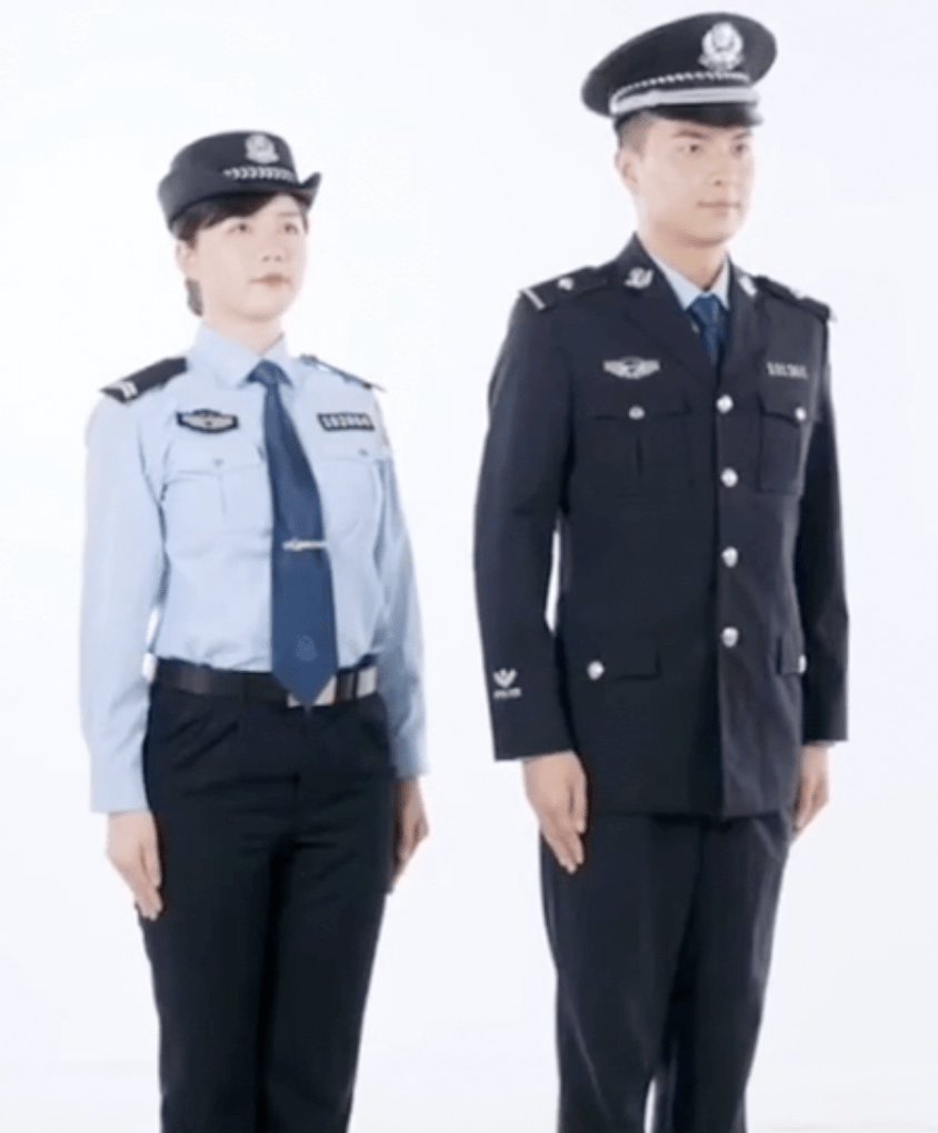 警察警服,镌刻着时代的烙印 经历过几次沿革换装 成为见证新中国阔步
