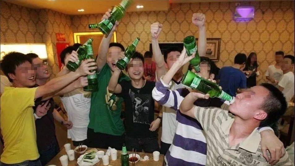 广西又喝死一个!家属将同事告上法院,索赔44万!