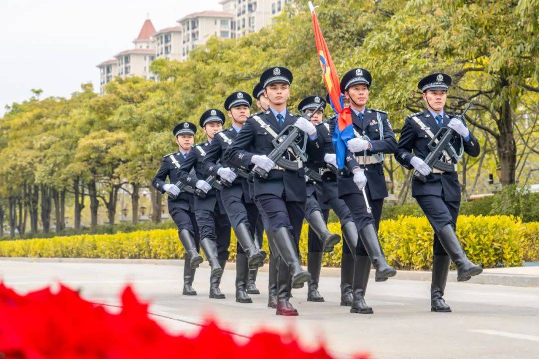 顽强拼搏中国人民警察节为新的起点增城公安将以首个为党和人民利益