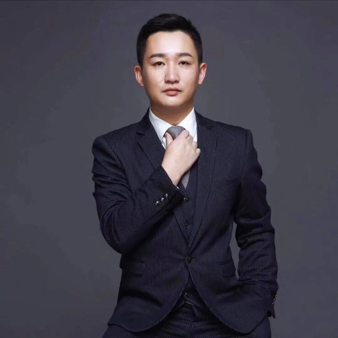 9 全新上线 主持人:林波 主播: 《990帮帮您》 敬请期待!
