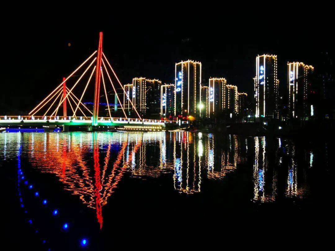 【关注】石河子:明珠河夜景 流淌一条璀璨的河