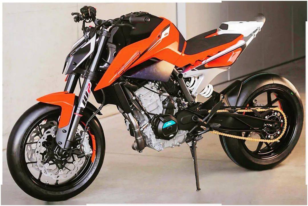 ktm 490 车系将搭载上和印度 bajaj 合作生产的 490 系列双缸引擎