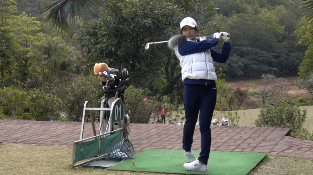 hfi高尔夫球社golf4all现任社长陈姿如同学表示,hfi