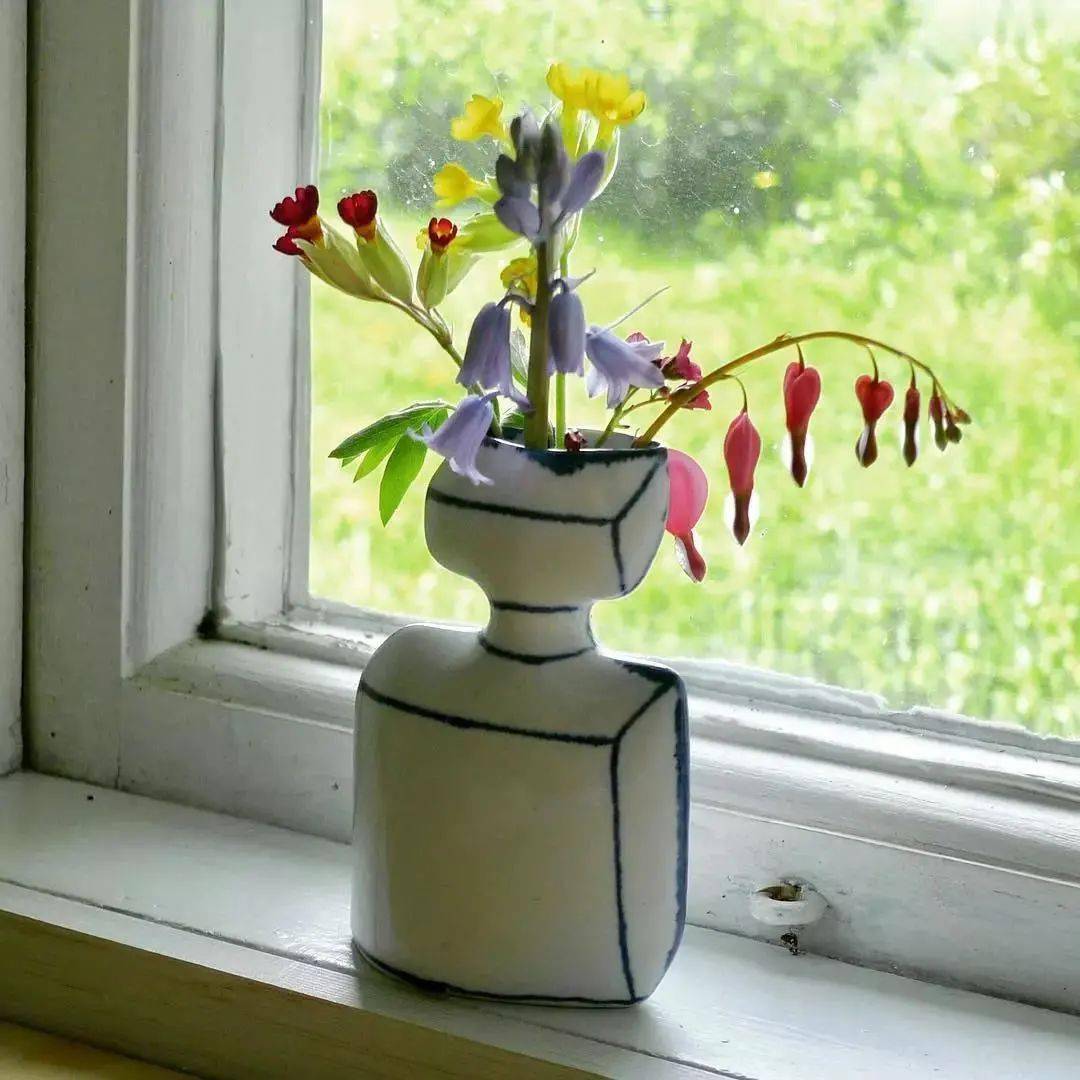 你见过哪些奇奇怪怪的花器?_花瓶