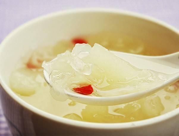 冰糖炖银耳