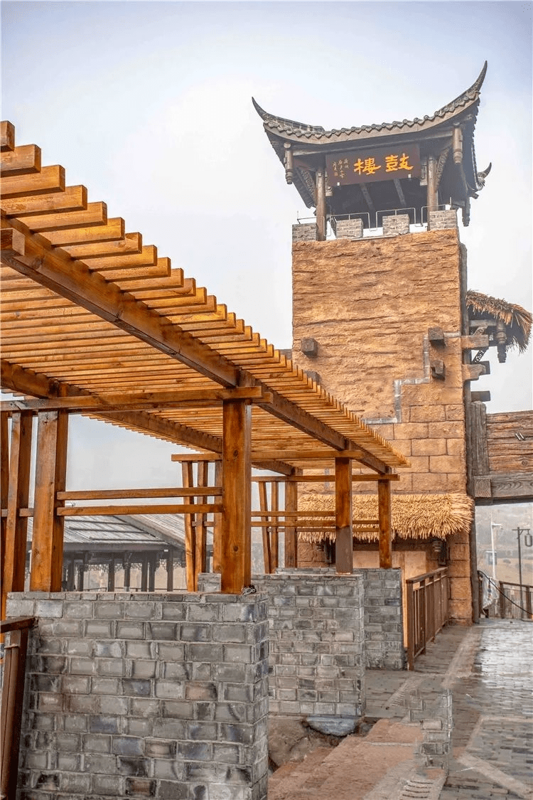 它通过再现历史场景,向游人述说着禅宗大师语嵩,明代太常博士龚懋熙