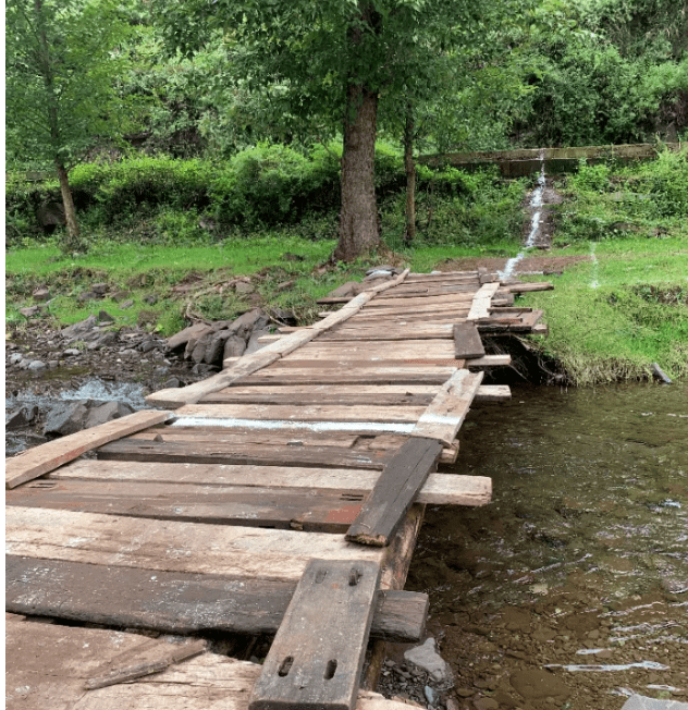 村民自建的木桥