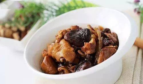 香菇炖鸡块