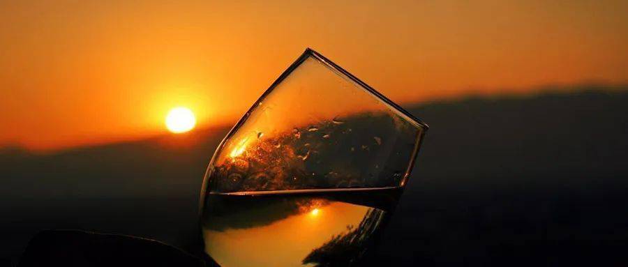 敬2021一杯酒,我先干为敬