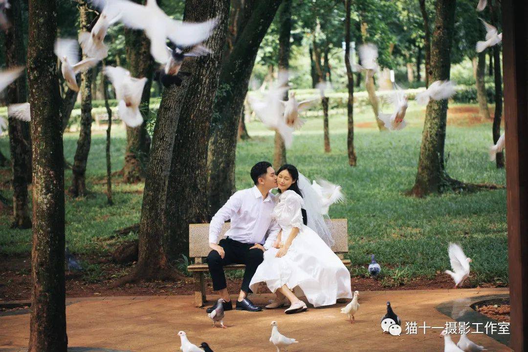 超甜情侣合照 pose 指南!