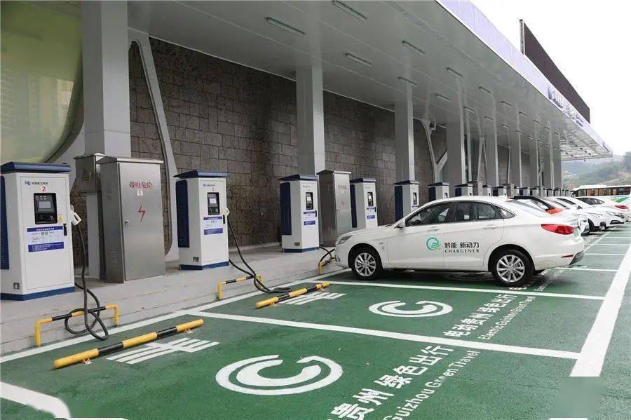 国家电网近日表示,2021年将投资超过 30亿元,优化电动汽车充换电网络