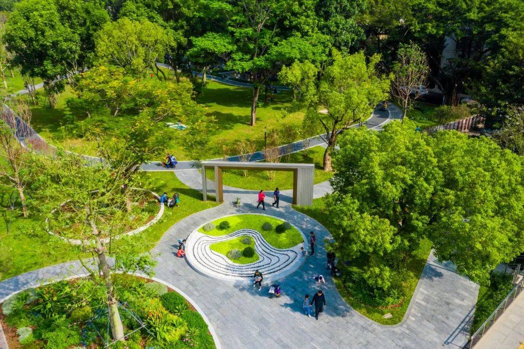 加快安托山博物馆群,安托山自然艺术公园,国际体育文化交流中心等文体
