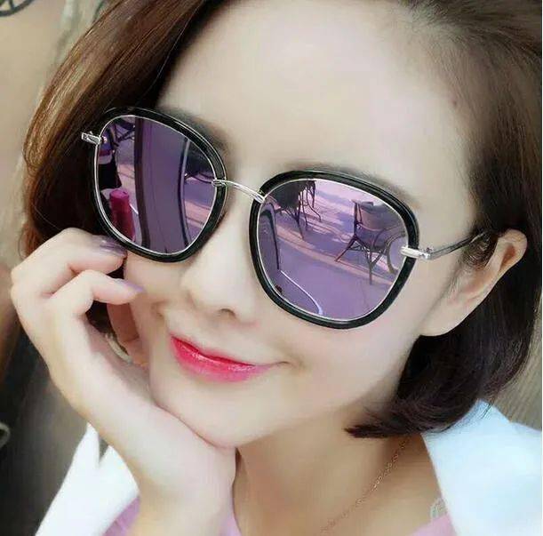 这种构图方法的最大优点就在于主体突出,明确,而且画面容易取得左右