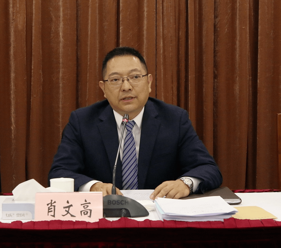 出席会议的领导有:区委副书记肖文高,区人大常委会副主任,区总工会