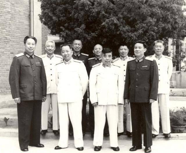他巧打"麻雀战"获刘伯承称赞,抗战后虽无军功仍被授予