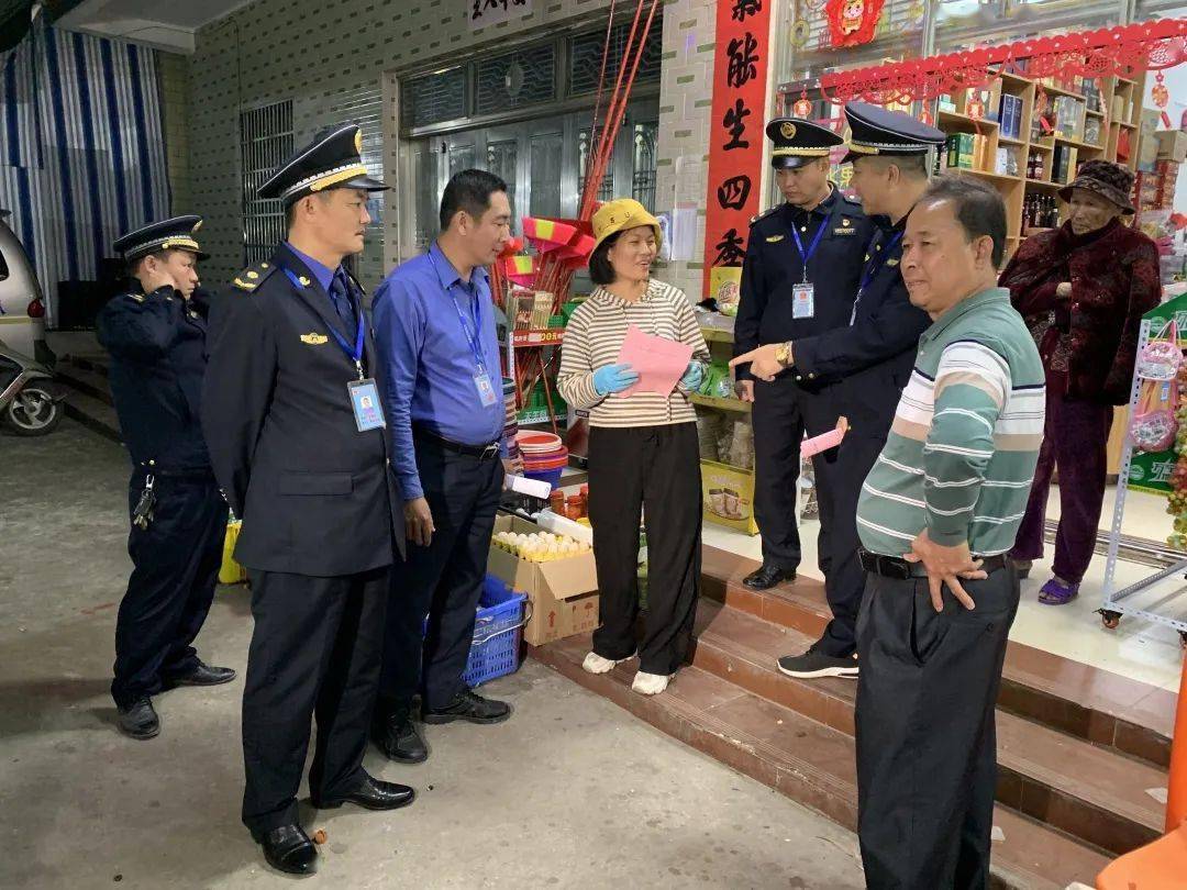 万宁市综合行政执法局开展禁售禁放禁燃烟花爆竹巡查管控工作