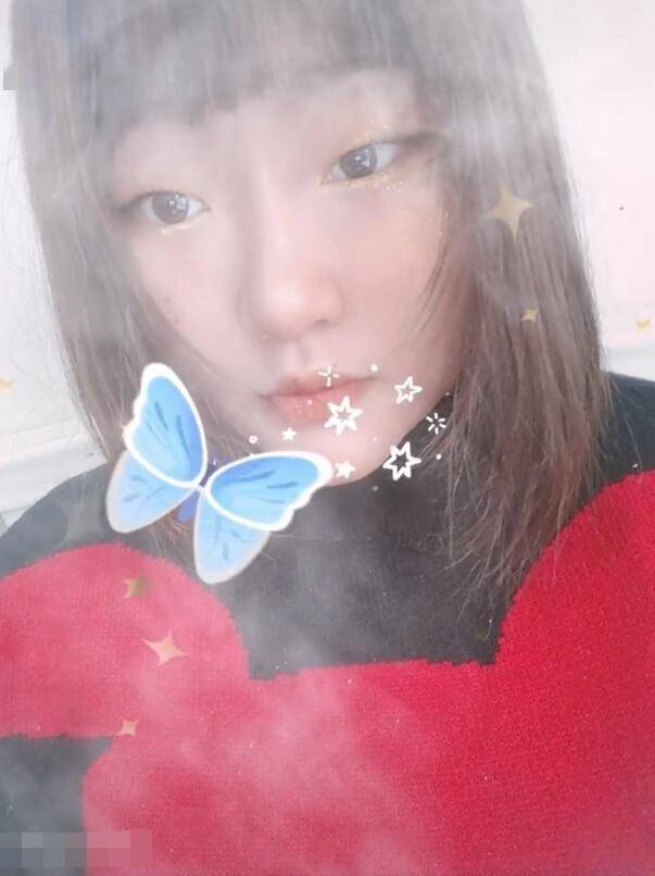 大衣哥女儿罕见曝光,身材长相遭吐槽,本人回应称不想再出现