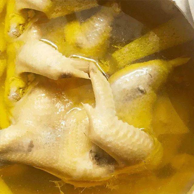 在家也能喝到好鸡汤农家2年生态散养的老母鸡熬出来的味道比饭店还鲜
