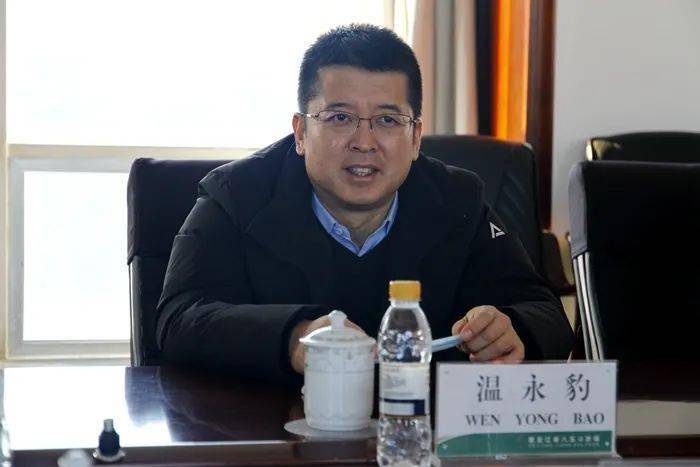 在新春佳节即将到来之际,2月 4日,由虎林市副市长温永豹带队,一行