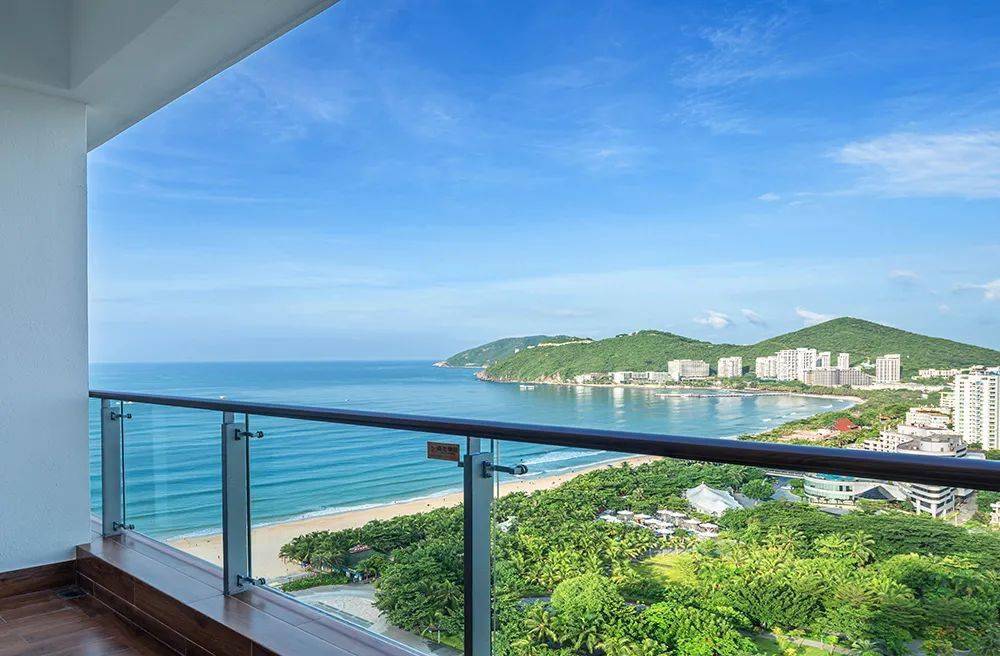 $299入住三亚大东海绝佳海景房,畅享诗和远方的阳光沙滩!