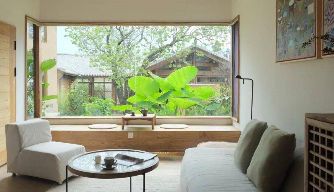 「更时髦」,「更性感」,「更细节」,「更浪漫」,「更呆得住」,「更有